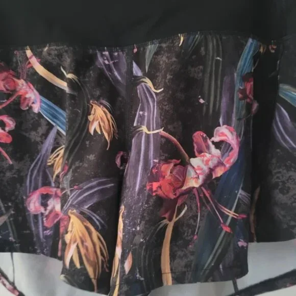 LULULEMON SPEED UP SHORTS SIZE 8 - Picture 4 of 7